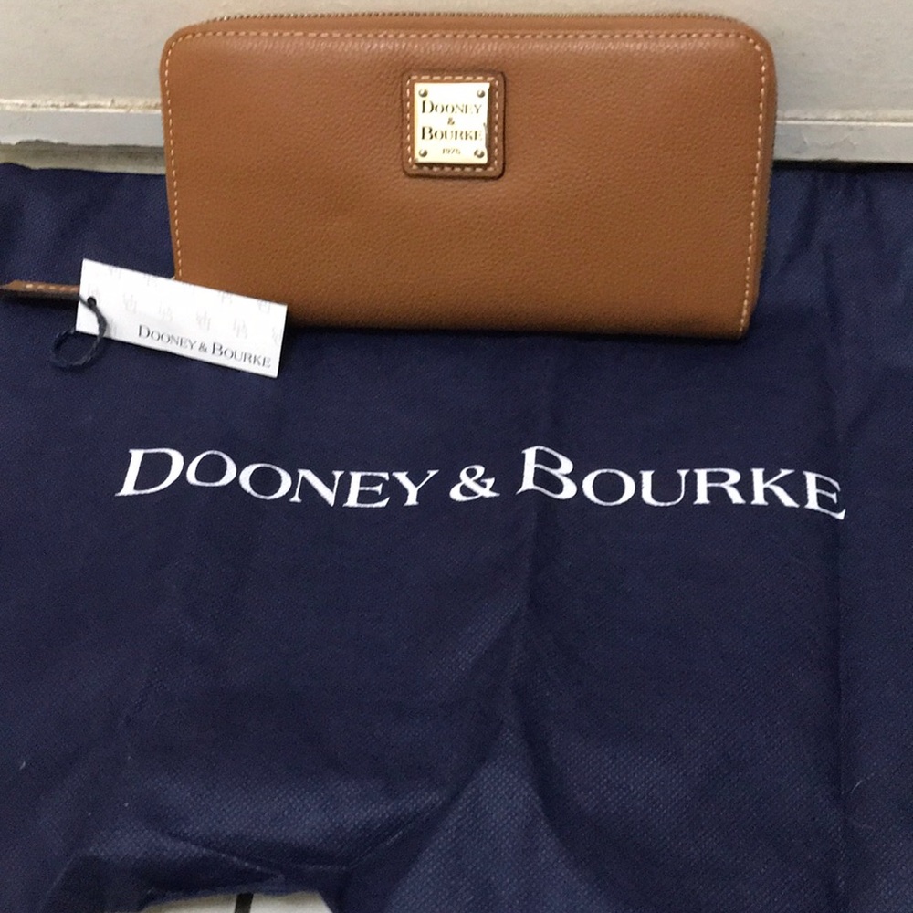Dooney & Bourke wallet